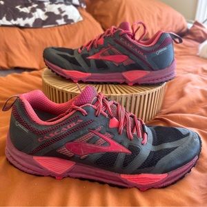 Brooks cascadia goretex trail running hiking shoes size 9